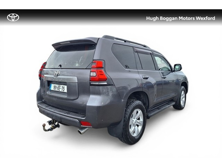 2019 Toyota Landcruiser - image 2