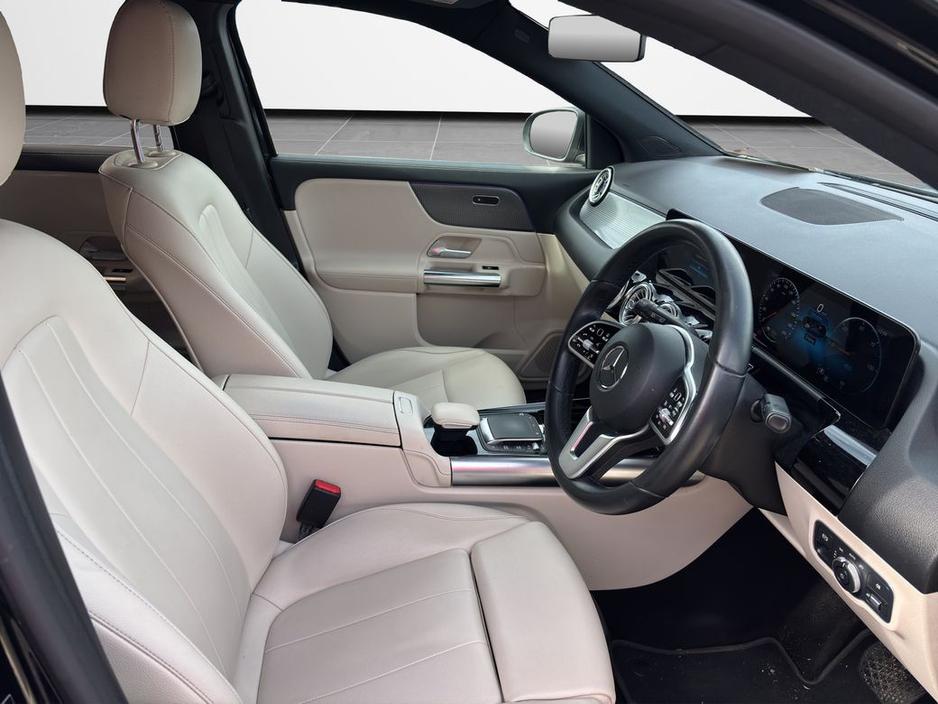 2022 Mercedes-Benz EQA - image 12