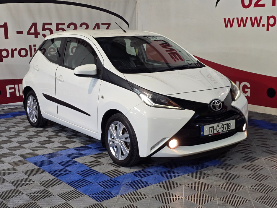 2017 Toyota Aygo - image 4