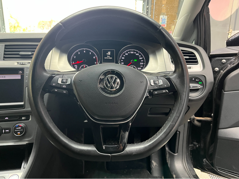 2016 Volkswagen Golf - image 10