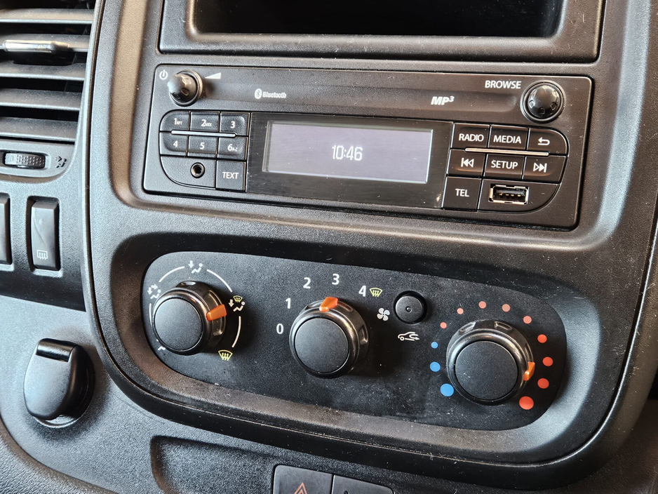 2016 Opel Vivaro  €8,950