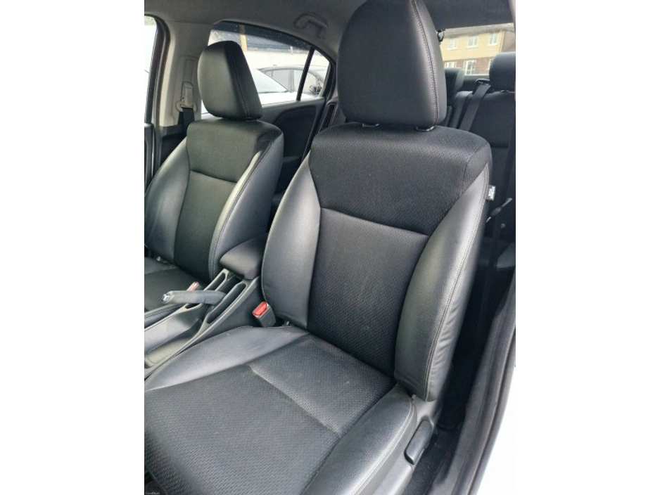 2018 Honda Grace - image 13