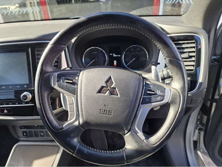 2019 Mitsubishi Outlander - image 13