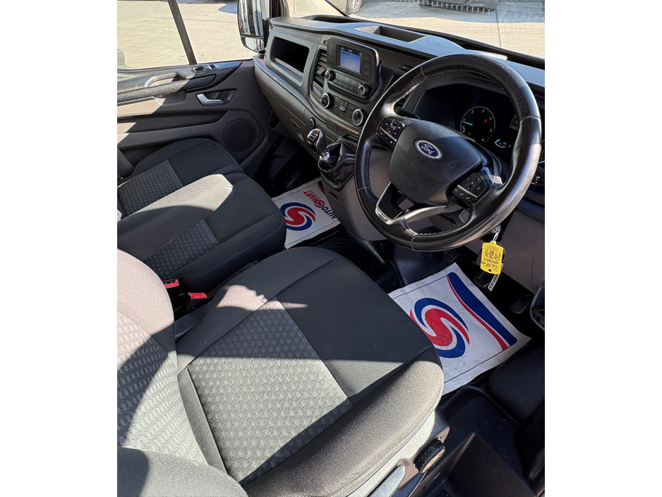 2019 Ford Transit Custom - image 6