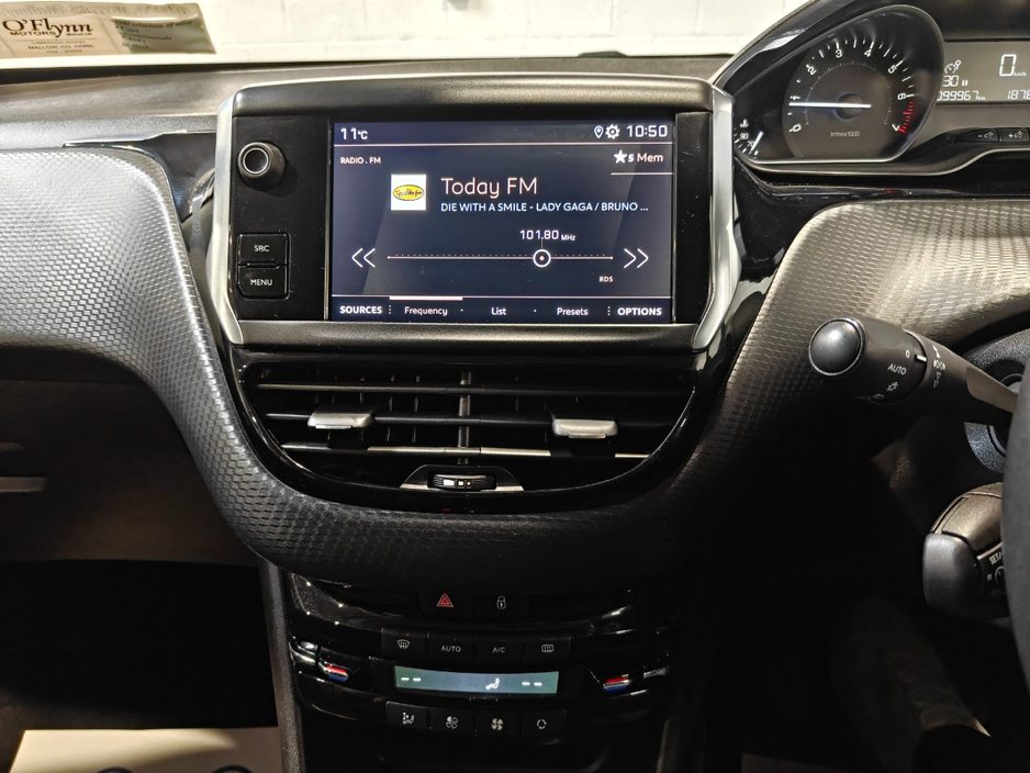 2019 Peugeot 2008 - image 13