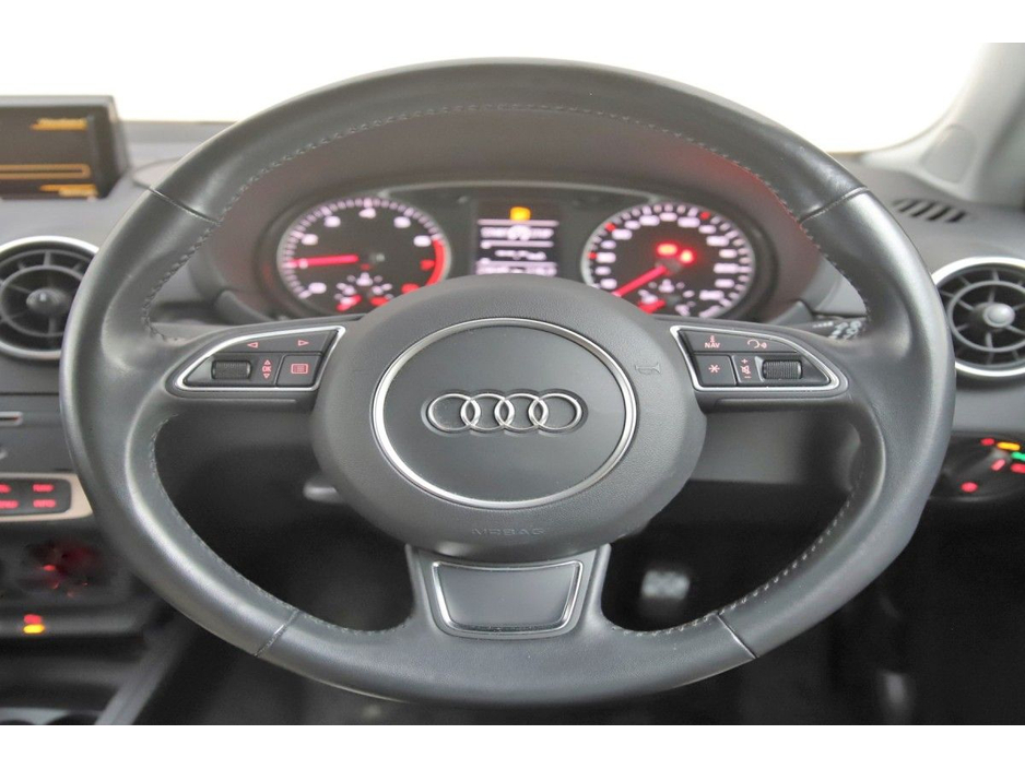 2017 Audi A1 - image 17