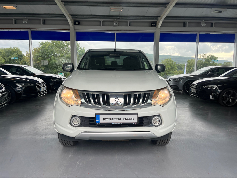 2016 Mitsubishi L200 TITANIUM DCB DI-D 4X4 €16,500
