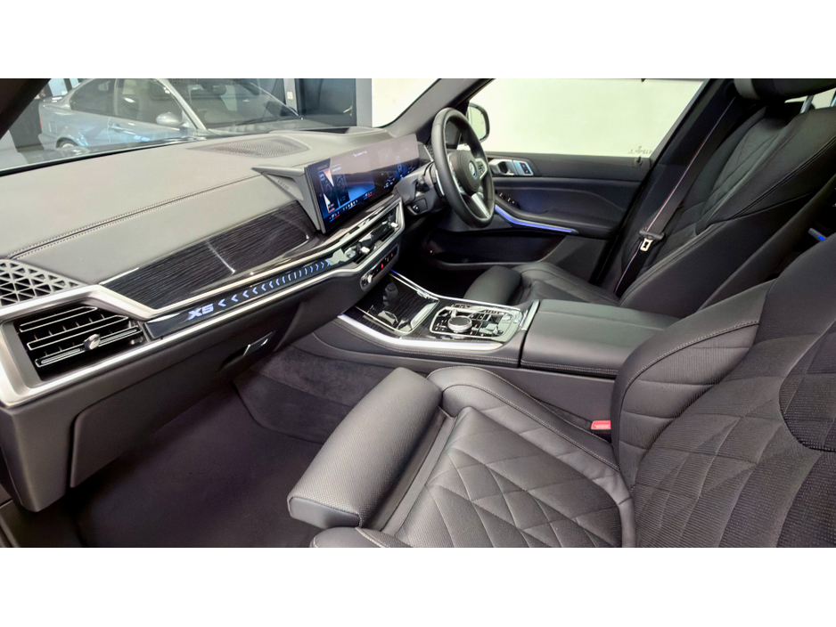2025 BMW X5 50E MSPORT PRO €98,950