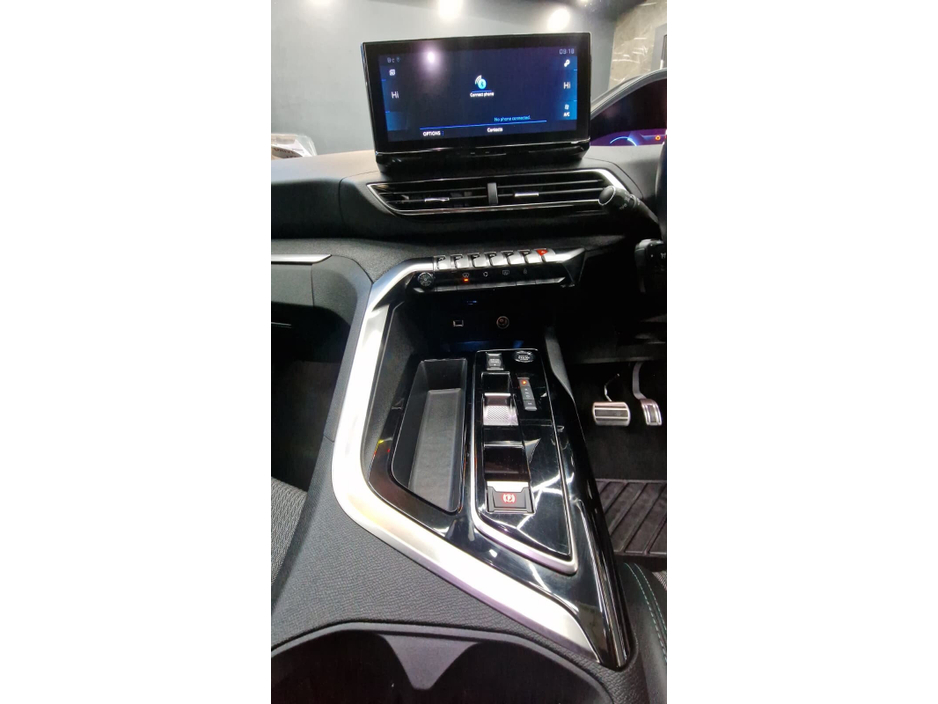 2023 Peugeot 5008 - image 11