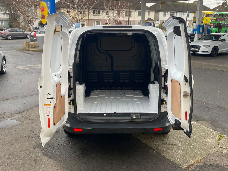 2022 Ford Transit Courier Base 1.5TD 75PS M6 2DR €11,000