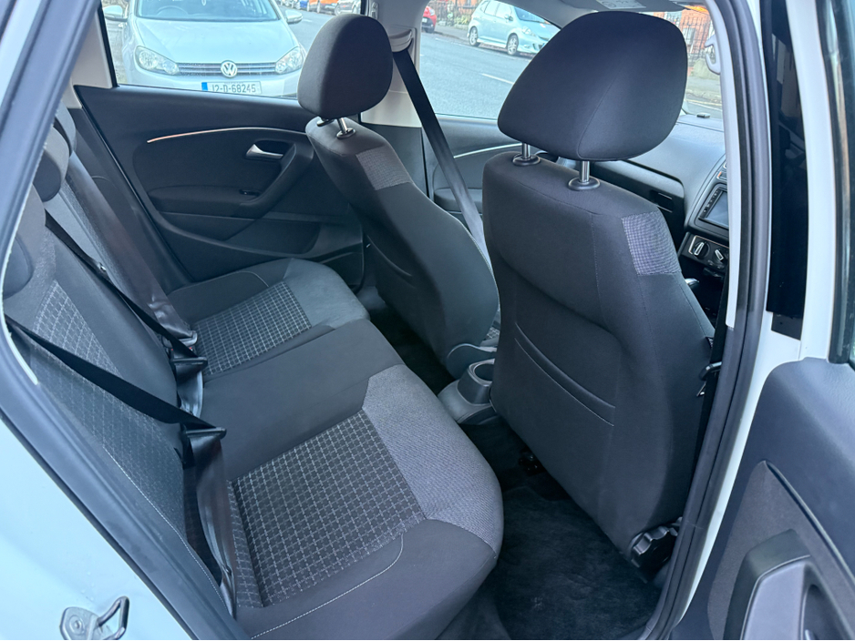 2015 Volkswagen Polo DBA-6RCJZ €11,950