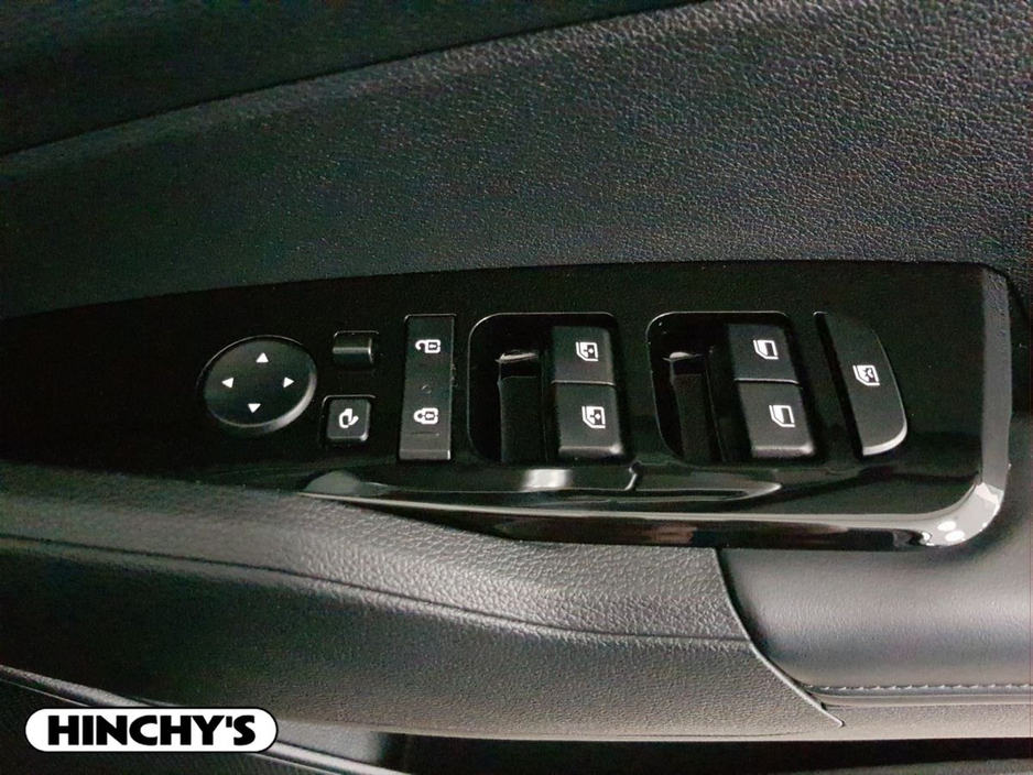 2023 Kia Sportage - image 19