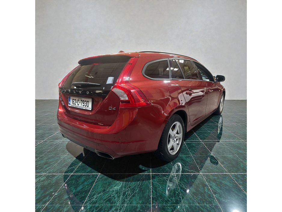 2016 Volvo V60 D4 (190hp) SE +Leather €10,888