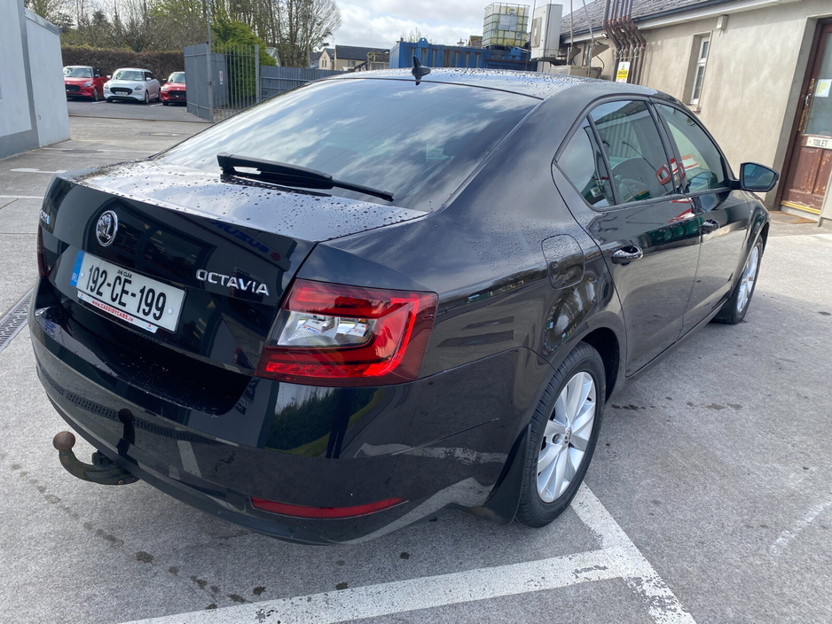 2019 Skoda Octavia - image 7