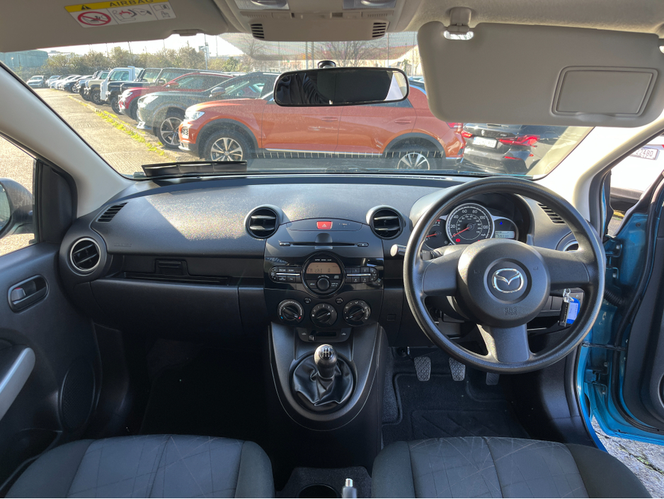 2014 Mazda Mazda2 - image 13