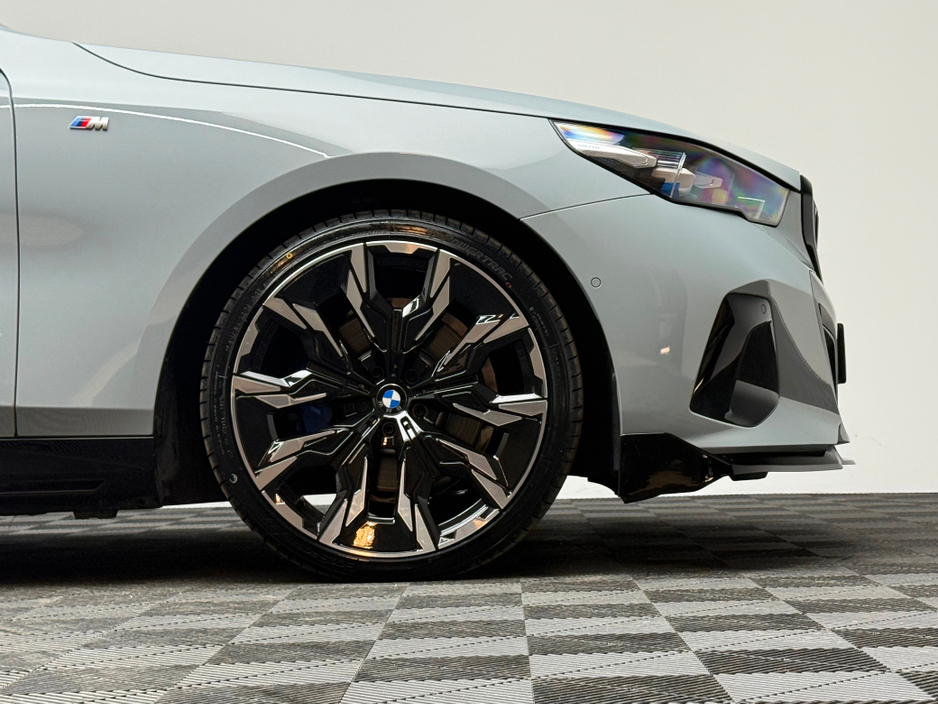2025 BMW 5 Series 530E M SPORT TOURING €66,990