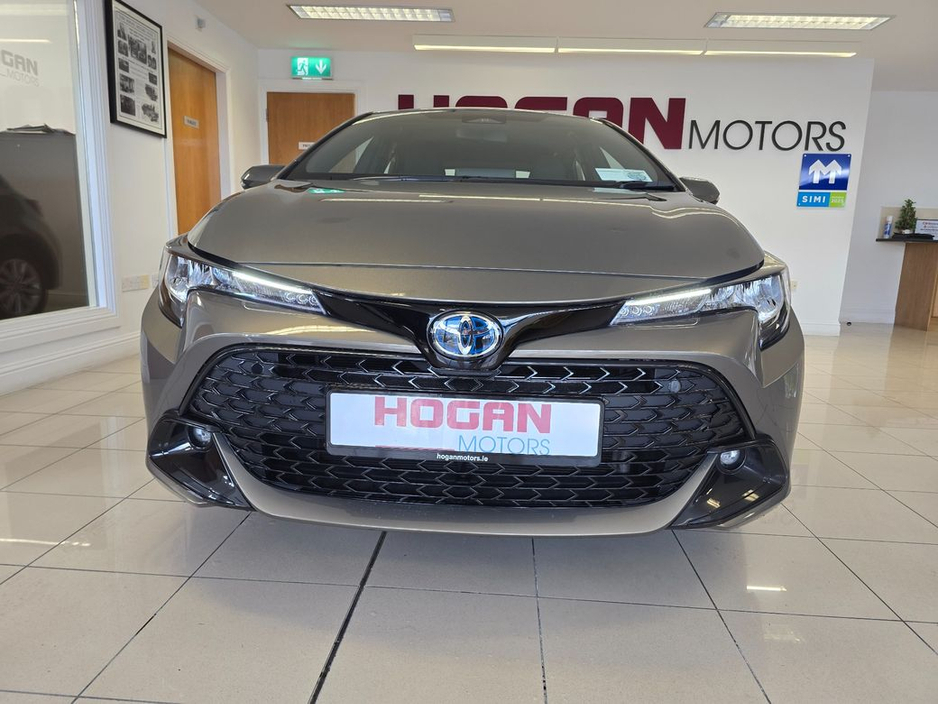 2024 Toyota Corolla Hybrid Luna H/B Automatic €28,950