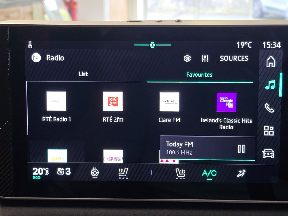 2025 Renault 5 - image 14