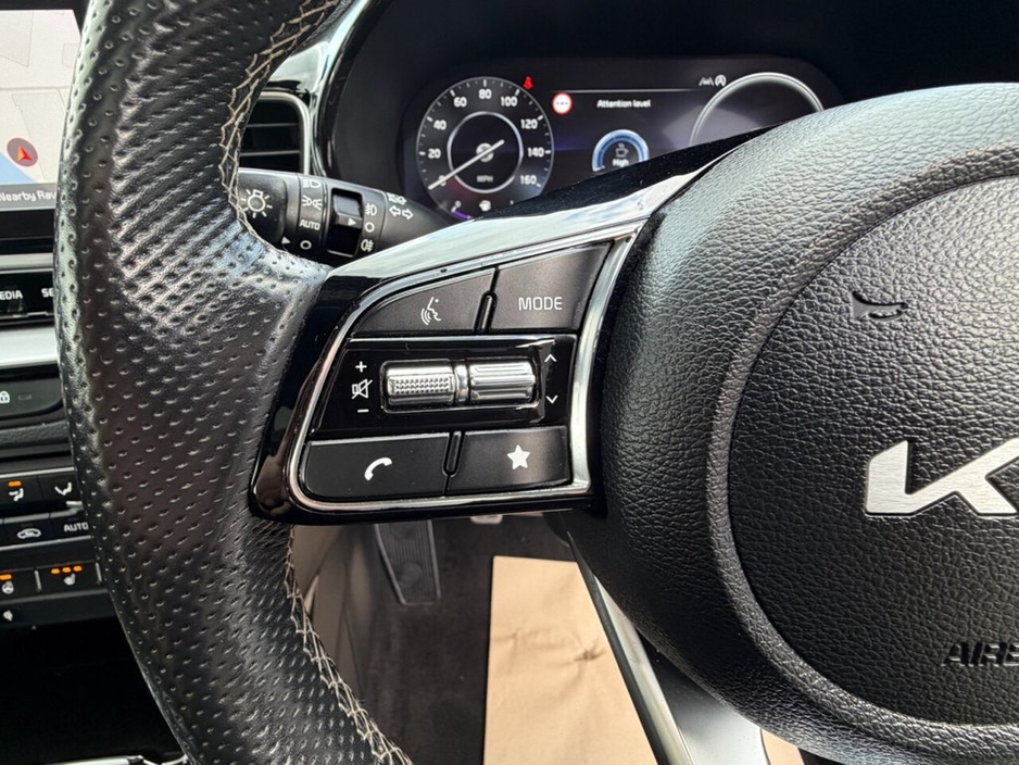 2023 Kia XCeed - image 15