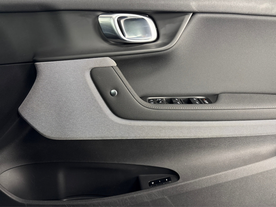 2023 Polestar 2 - image 24