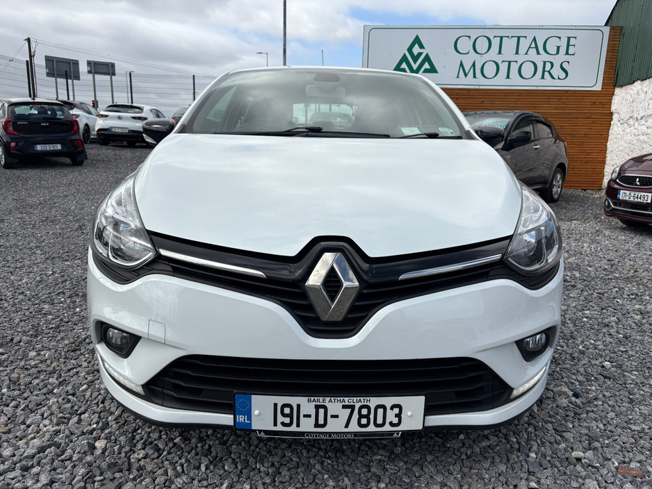 2019 Renault Clio - image 3