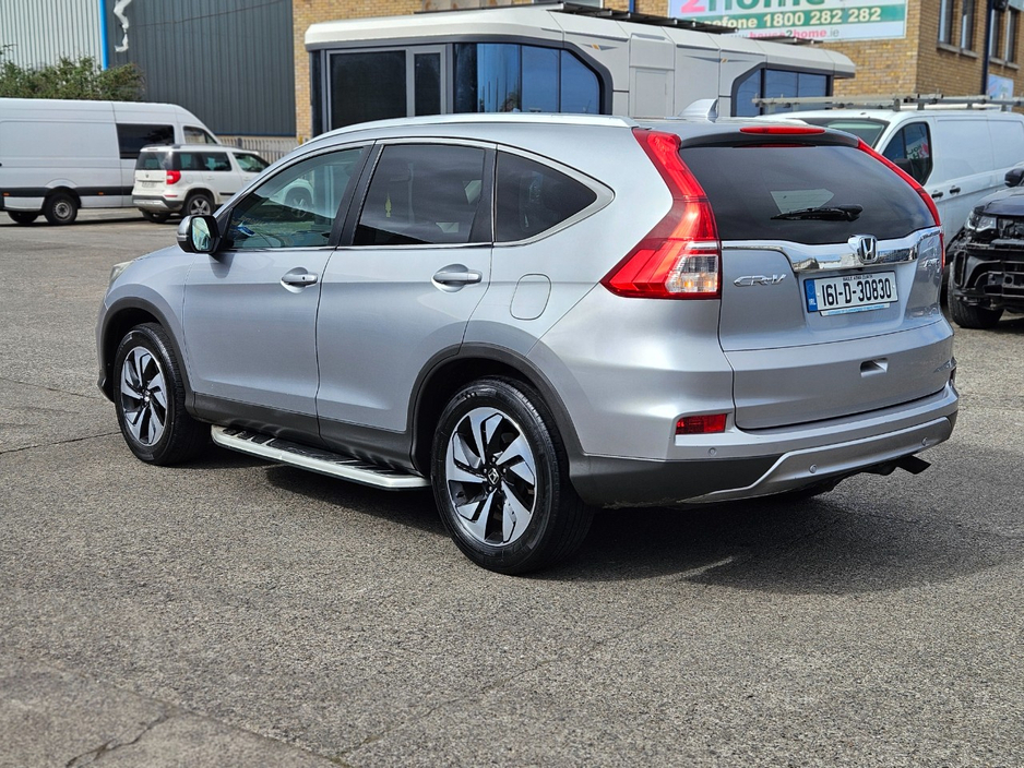 2016 Honda CR-V - image 2