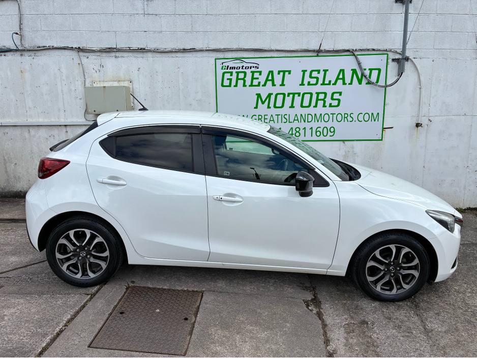 2015 Mazda Demio - image 2