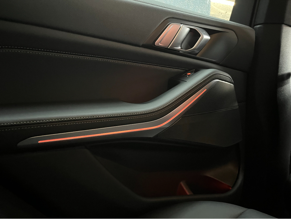 2021 BMW X5 - image 24