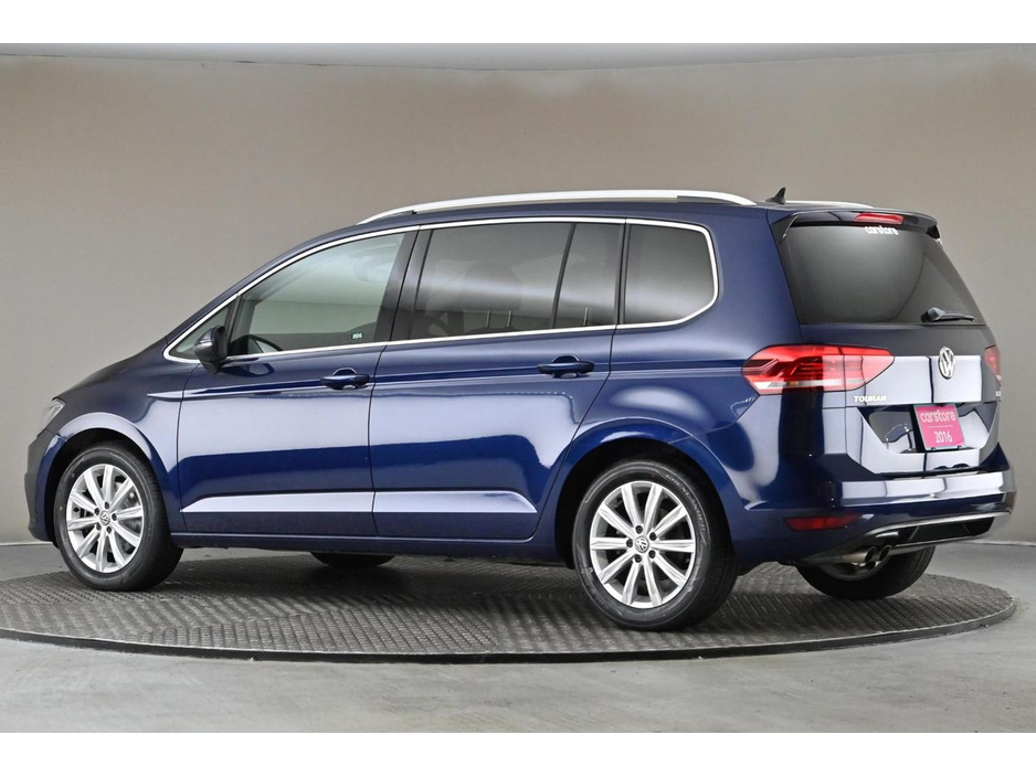 2016 Volkswagen Touran - image 6