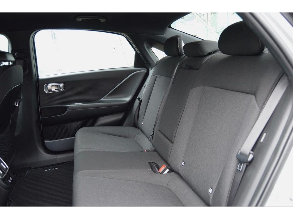 2023 Hyundai Ioniq 6 Ioniq 6 Signature 53 kW €30,995