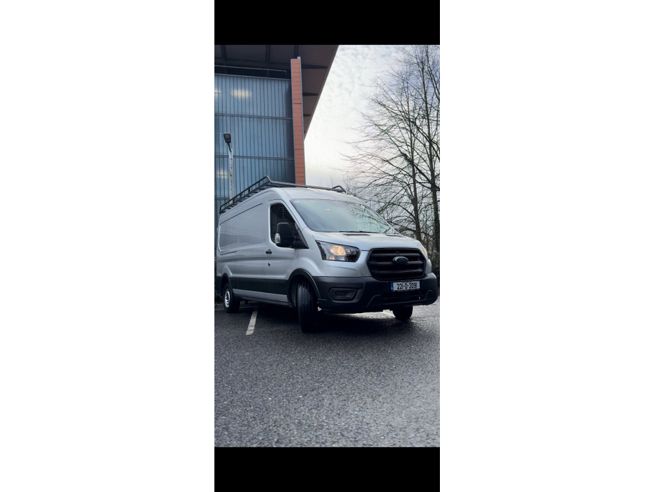 2022 Ford Transit - image 2