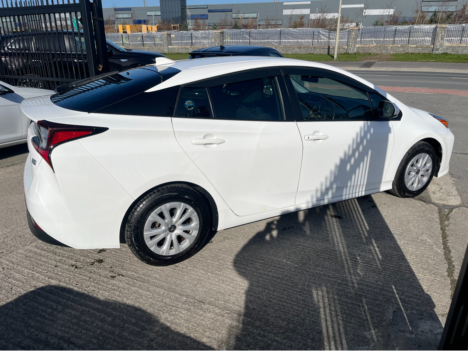 2020 Toyota Prius - image 7