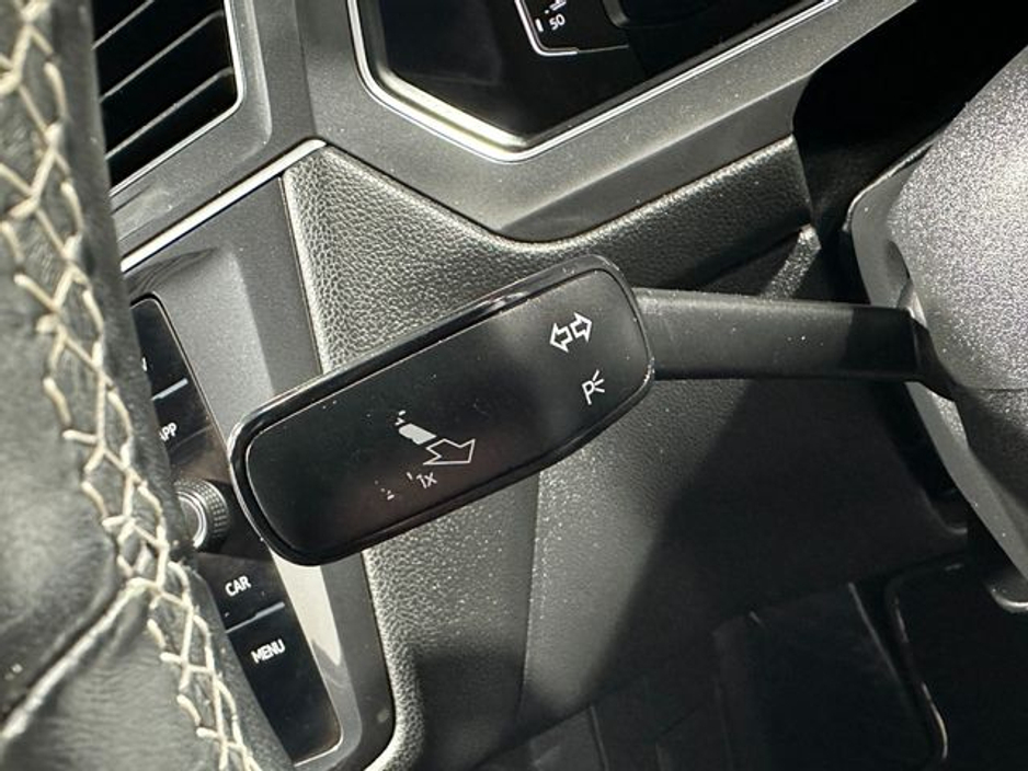 2020 Volkswagen Tiguan - image 4