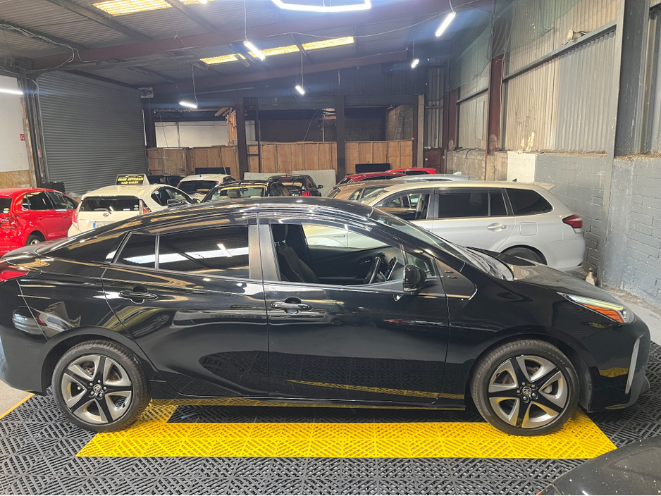 2020 Toyota Prius - image 6