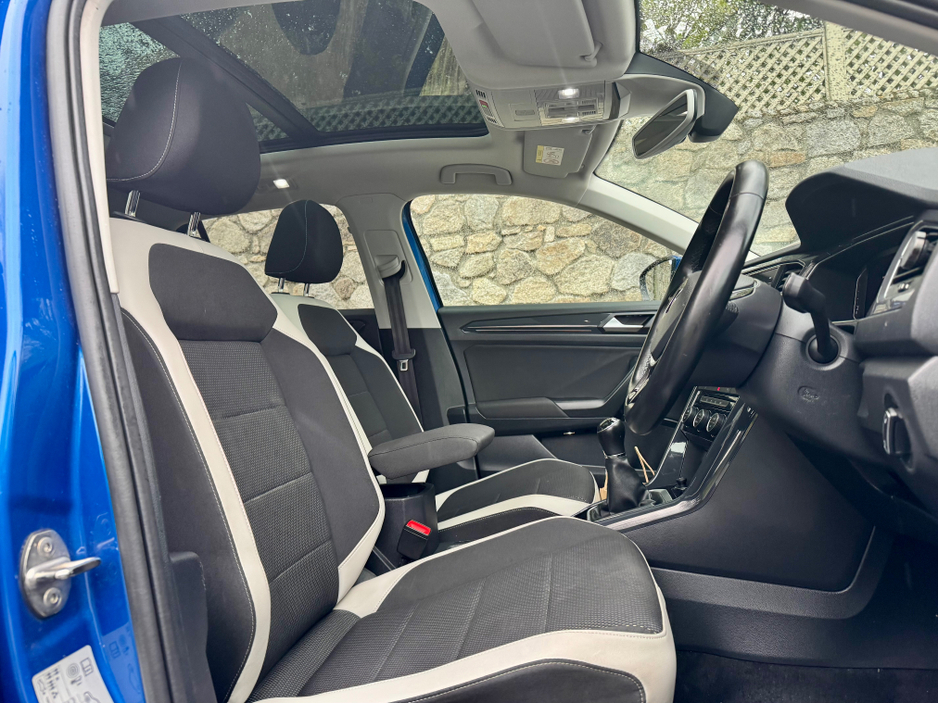 2020 Volkswagen T-Roc - image 14