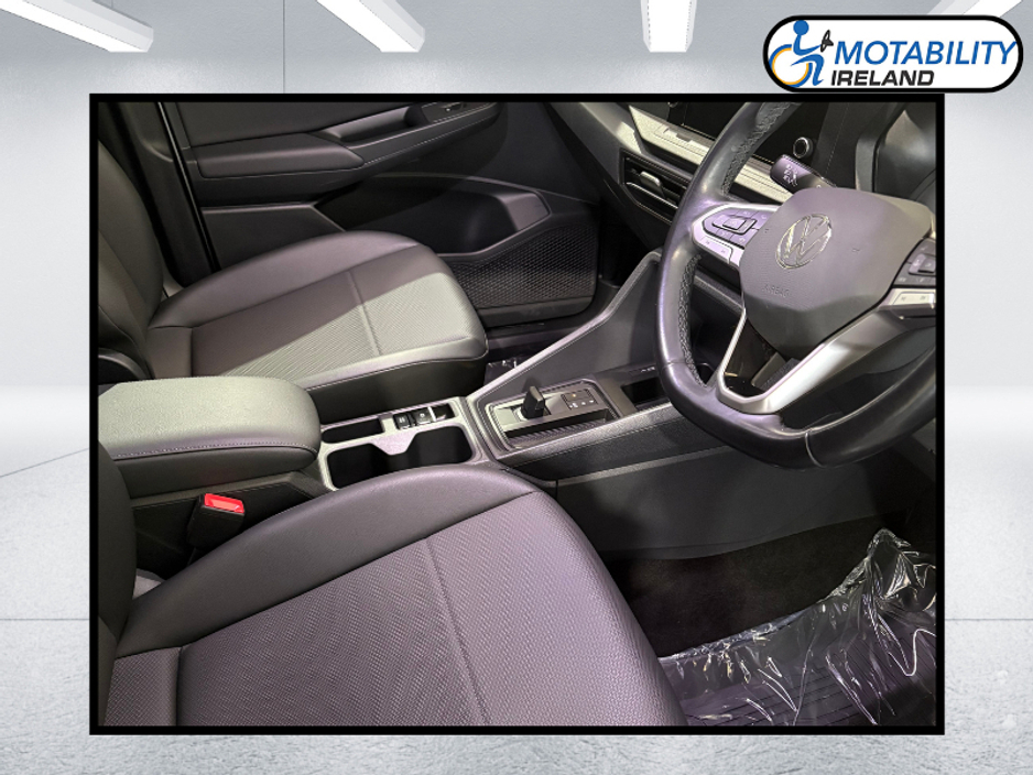 2024 Volkswagen Caddy Maxi Life - image 4