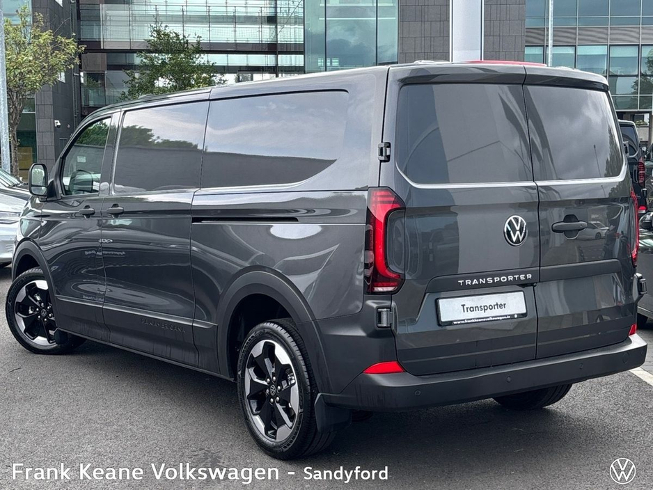 2025 Volkswagen Transporter - image 11