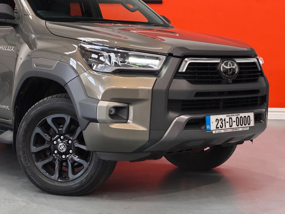 2023 Toyota Hilux - image 4