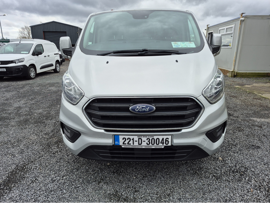 2022 Ford Transit Custom - image 2