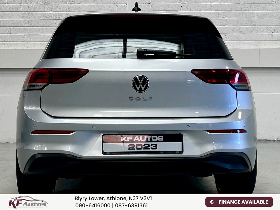 2023 Volkswagen Golf - image 7