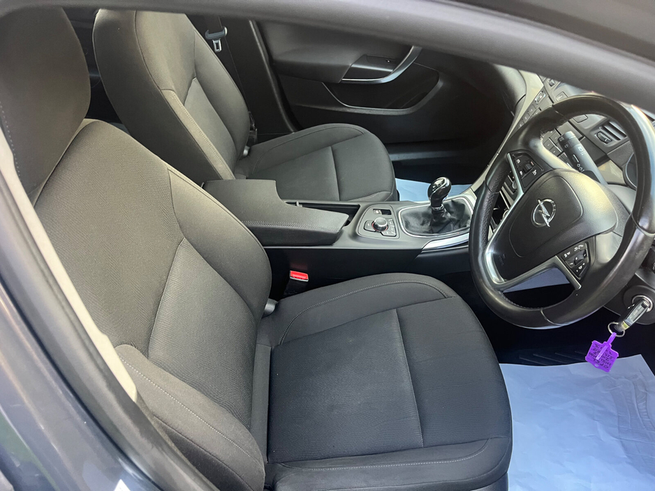 2013 Opel Insignia 2.0CDTI 130PS SC €4,450