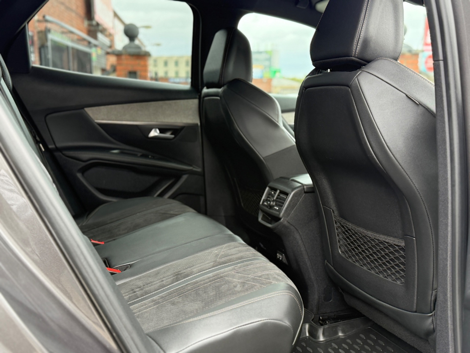 2021 Peugeot 3008 - image 23