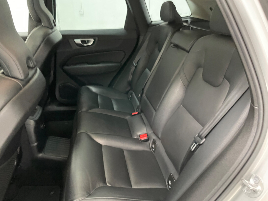 2023 Volvo XC60 - image 13
