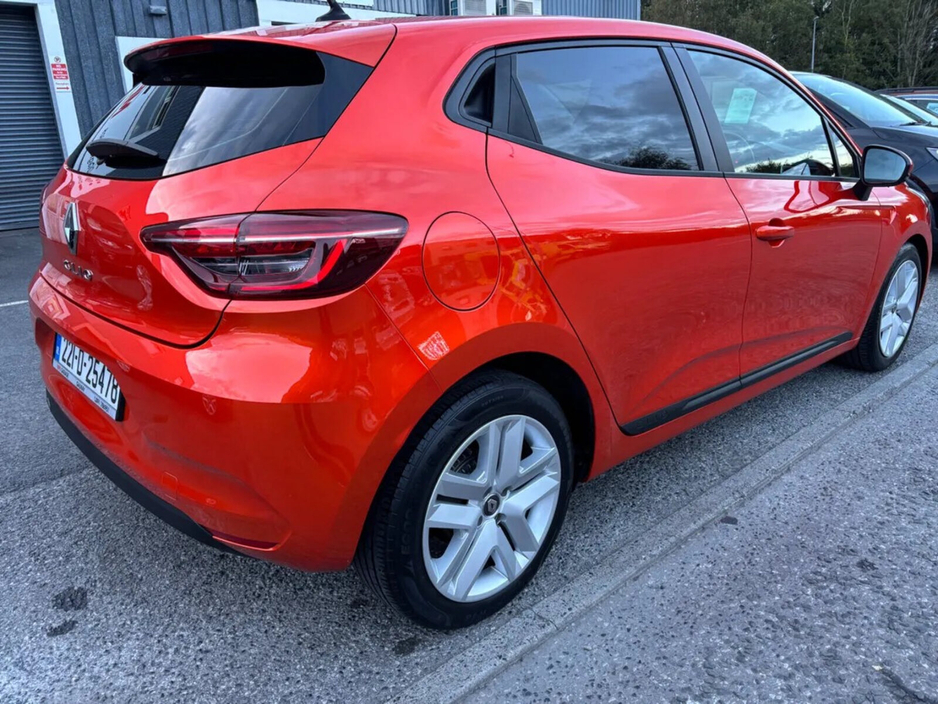 2022 Renault Clio Dynamique SCe 65 €14,000