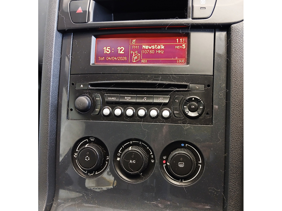 2013 Peugeot 5008 - image 10