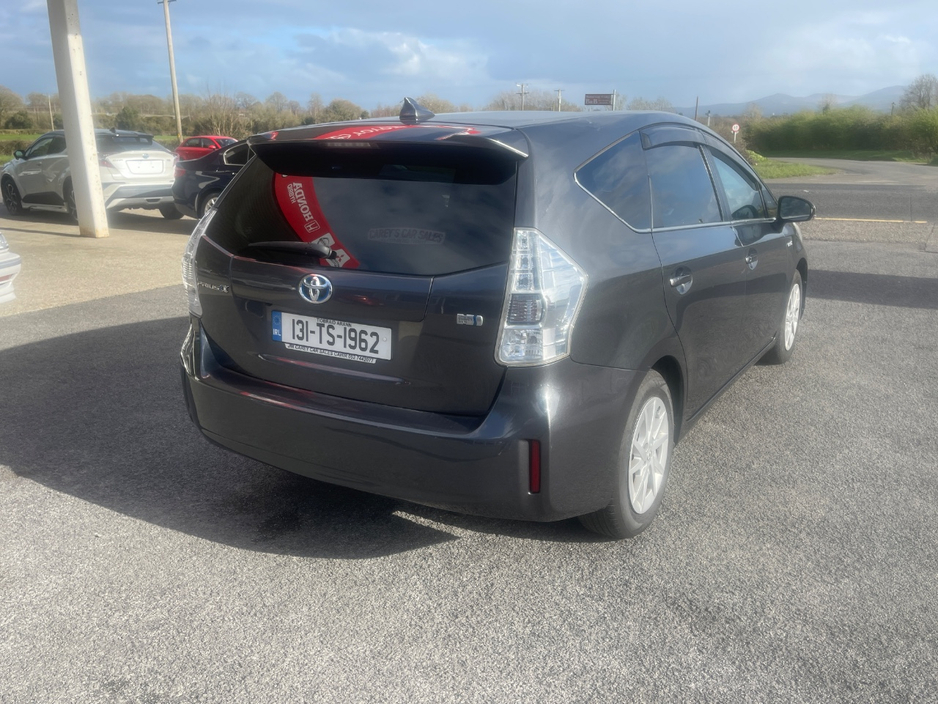 2013 Toyota Prius - image 5