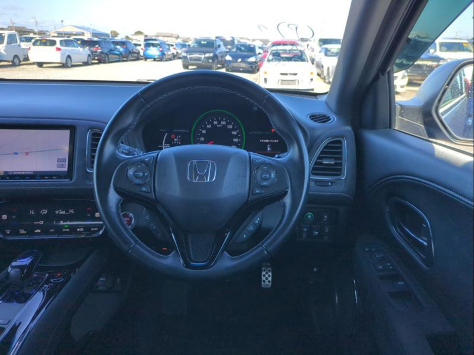 2016 Honda Vezel - image 2