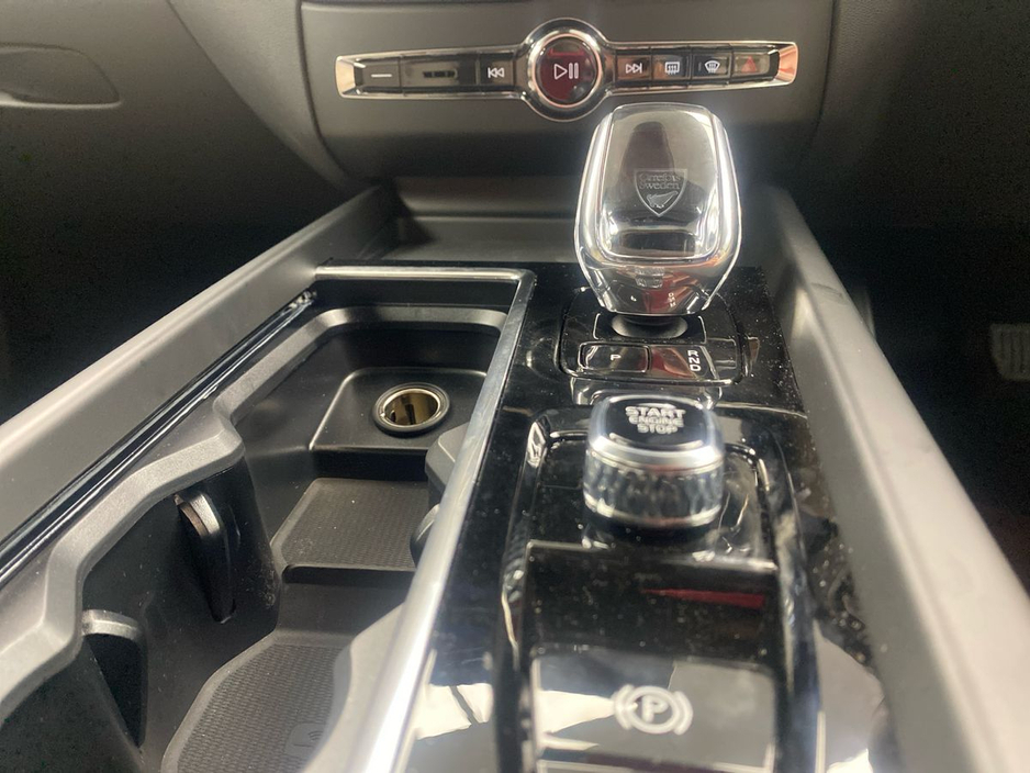 2026 Volvo XC60 - image 19