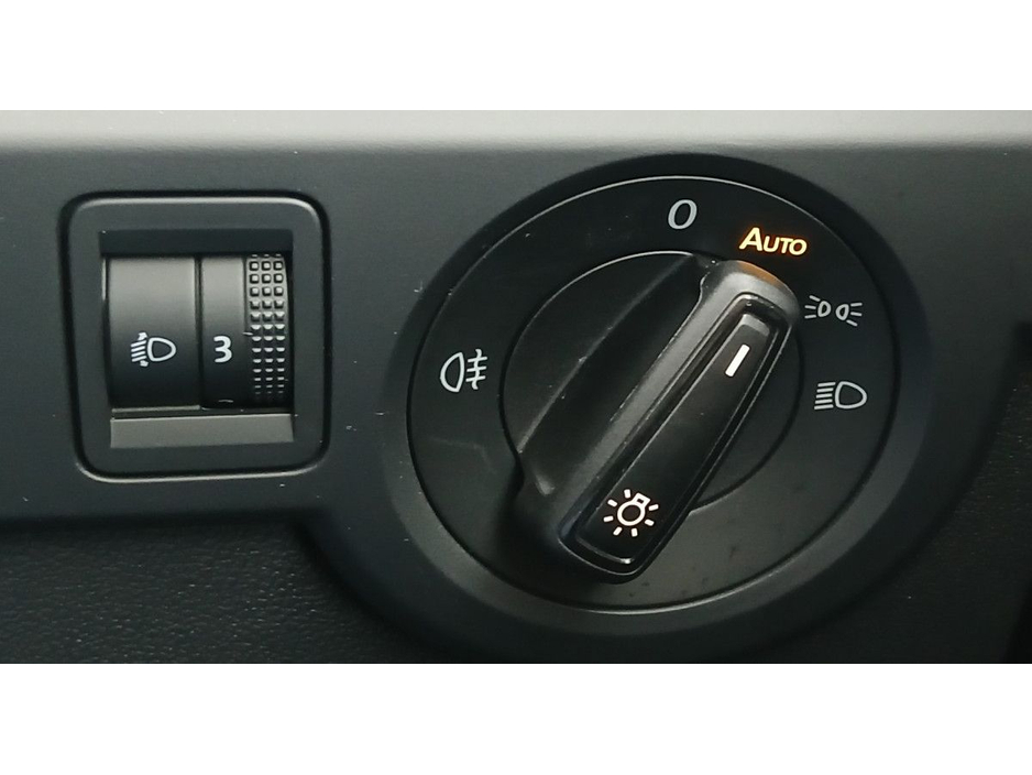 2025 Volkswagen T-Cross - image 10