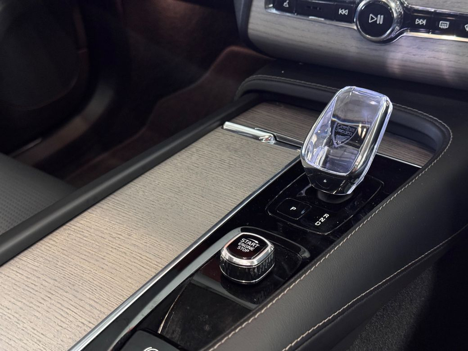 2024 Volvo XC90 - image 17
